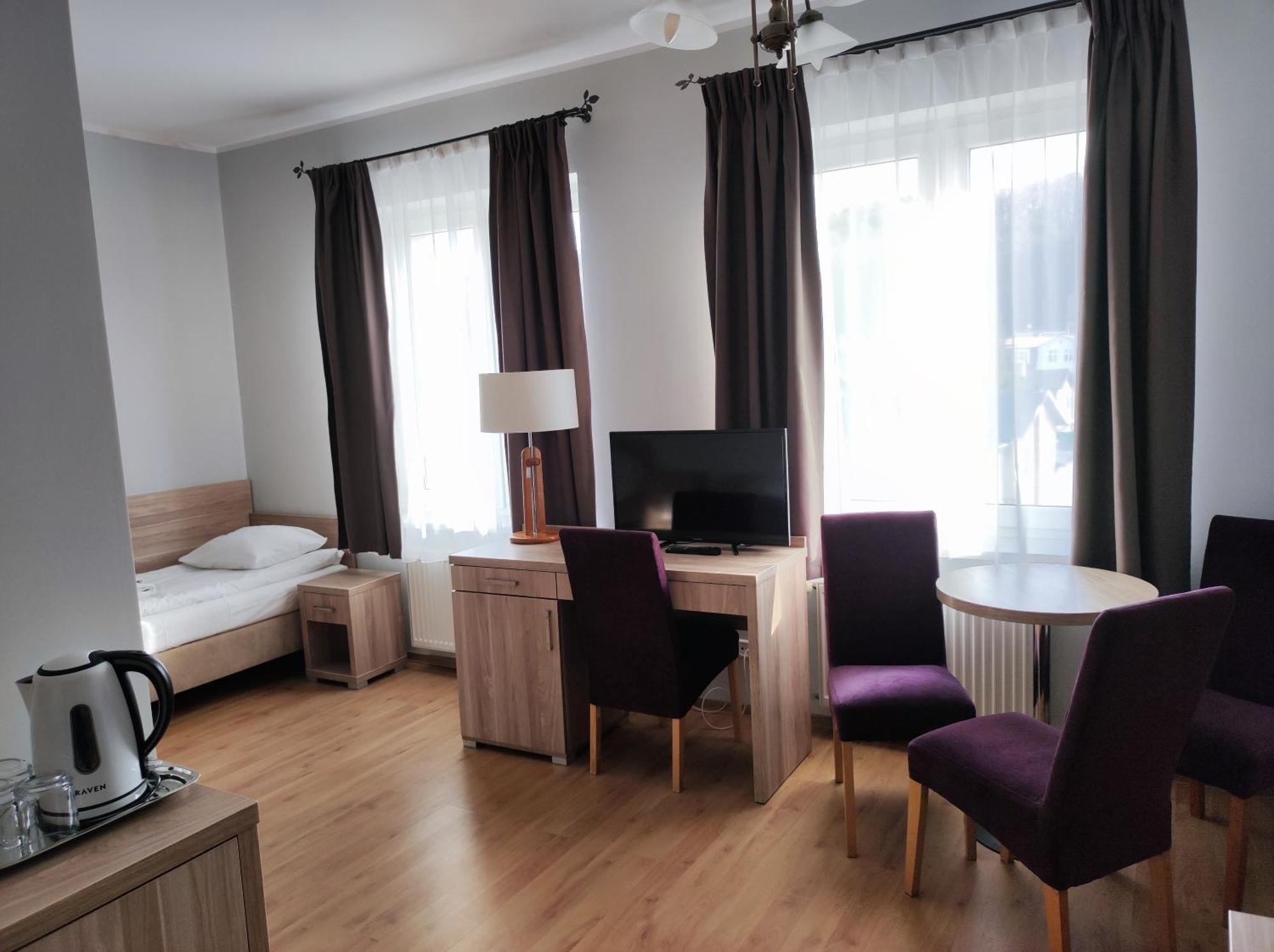 ミエンジズドロイェ Polonia Bed & Breakfast エクステリア 写真