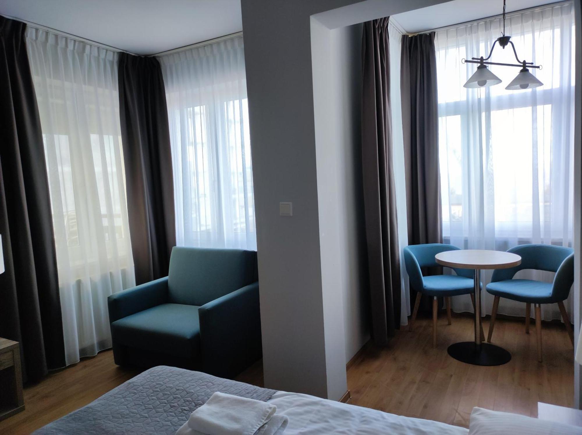 ミエンジズドロイェ Polonia Bed & Breakfast エクステリア 写真