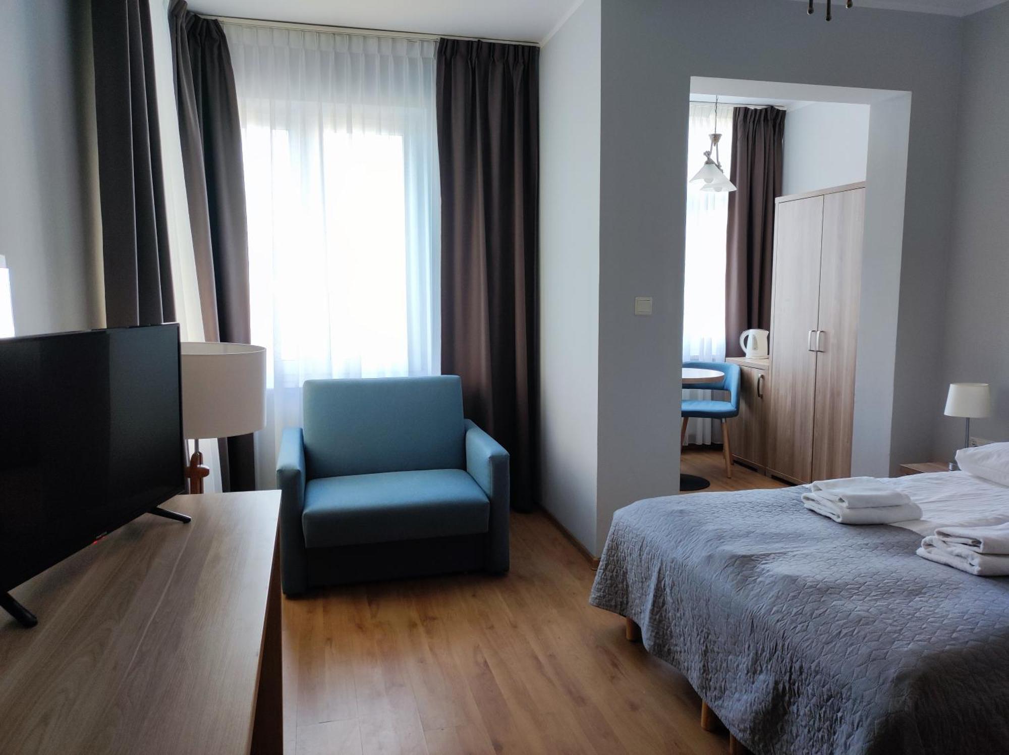 ミエンジズドロイェ Polonia Bed & Breakfast エクステリア 写真